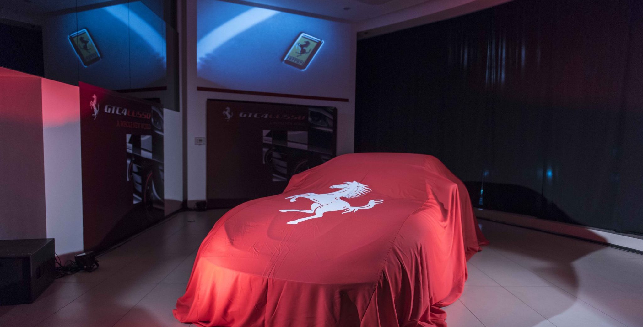 Lanzamiento Ferrari GTC4Lusso