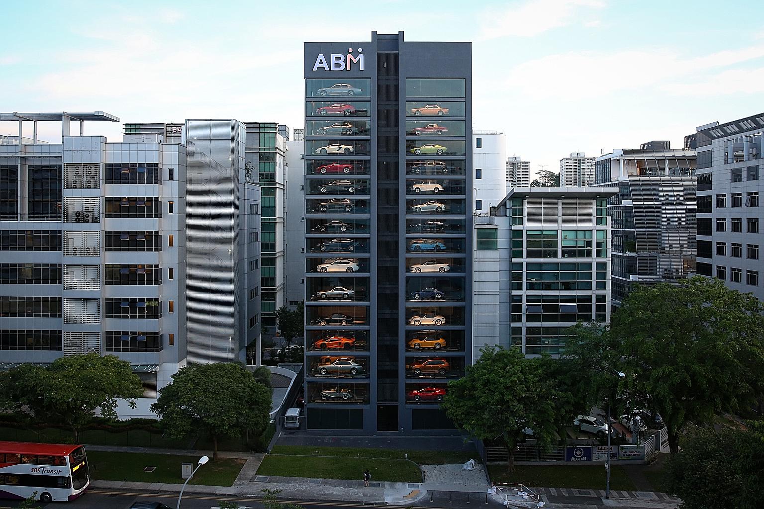 Singapore’s Super Vending Machine: A 15-Story Showroom for Luxury Cars