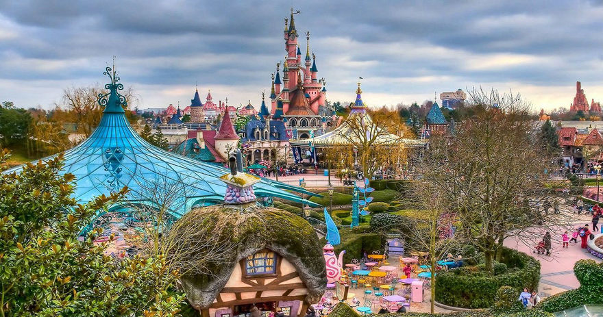 Ocean Blue World’s Guide To The Most Posh Theme Parks