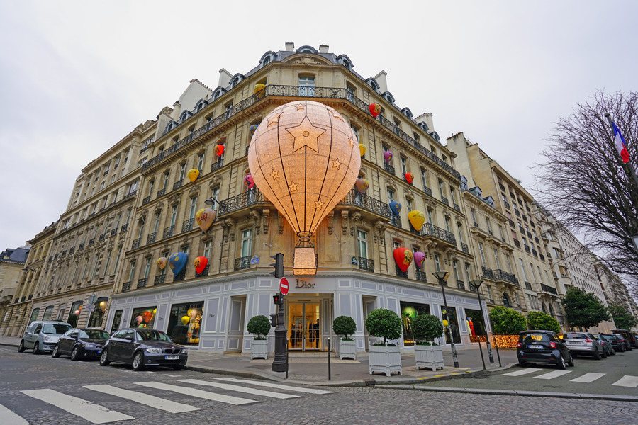 Avenue Montaigne, Paris