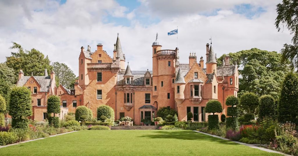 Aldourie Castle, Scotland