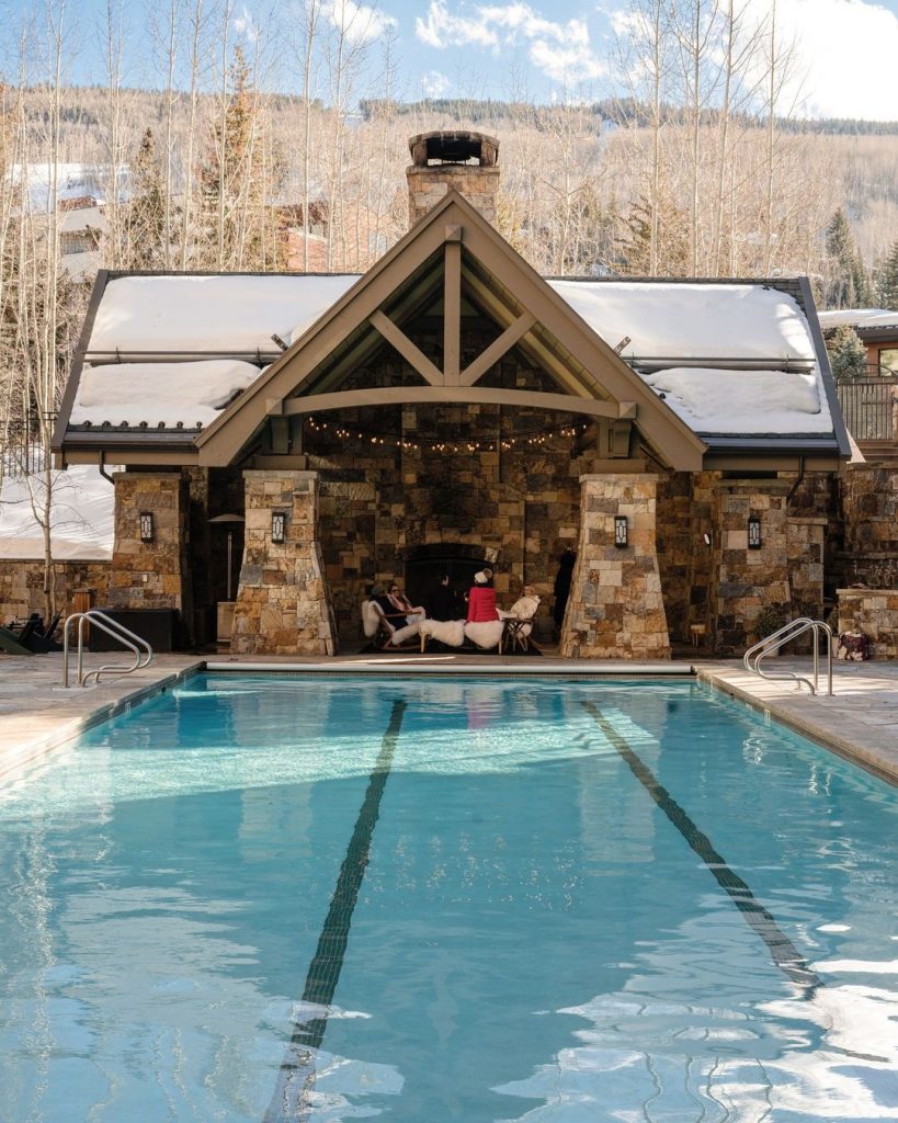 Four Seasons Vail pool in winter Photo_ @fsvail