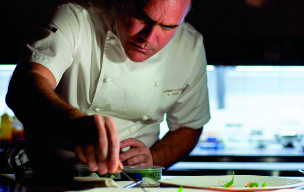 photo of chef Roberto Solís