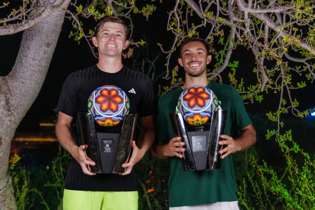 Campeones dobles Cash y Tracy 00