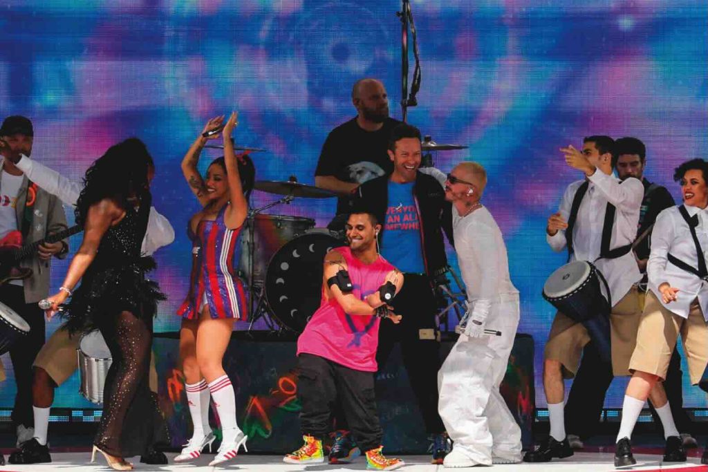 J Balvin, Tems, Doja Cat, Chris Martin