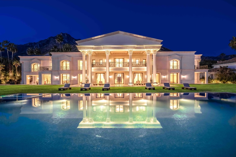 A JEWEL OF THE MEDITERRANEAN COAST