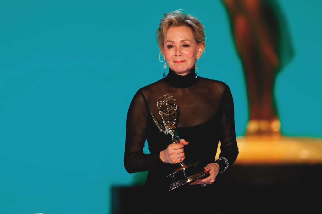 emmys-2021-show-jean-smart hacks
