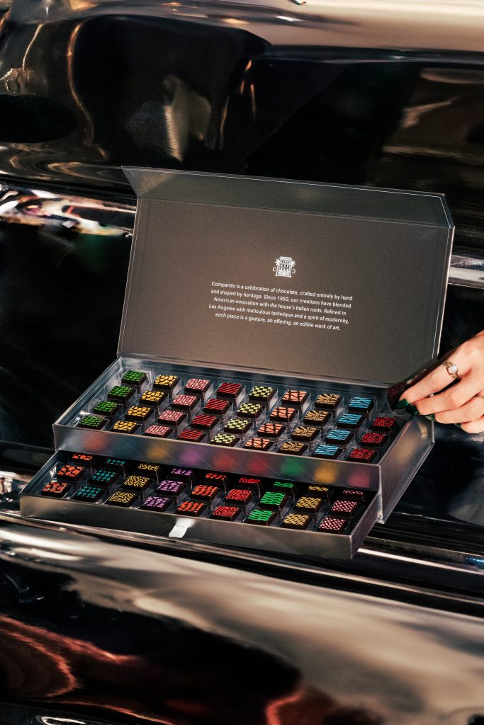 compartres chocolates box silver